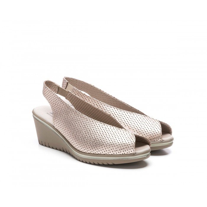 Prácticas y confortables sandalias cuña mujer 24 Hrs 24840 champán.