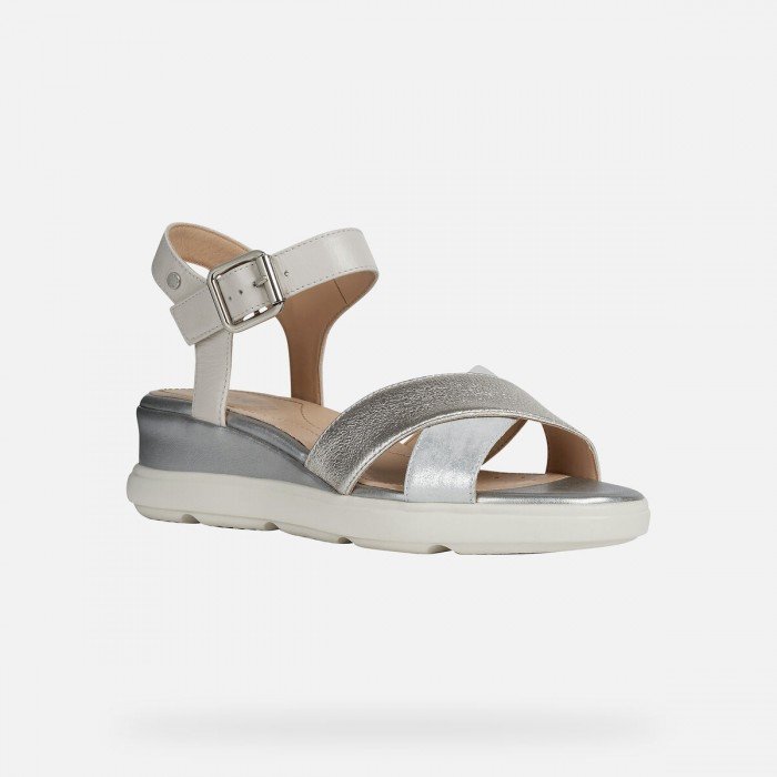 Sandalias mujer Geox Pisa piel metalizada y gris ligeras y flexibles.