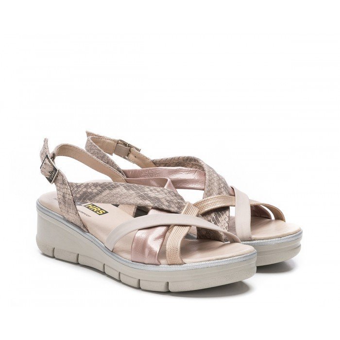 Sandalias cuña mujer 24 Hrs 24559 piel color nude y suela comodísima.