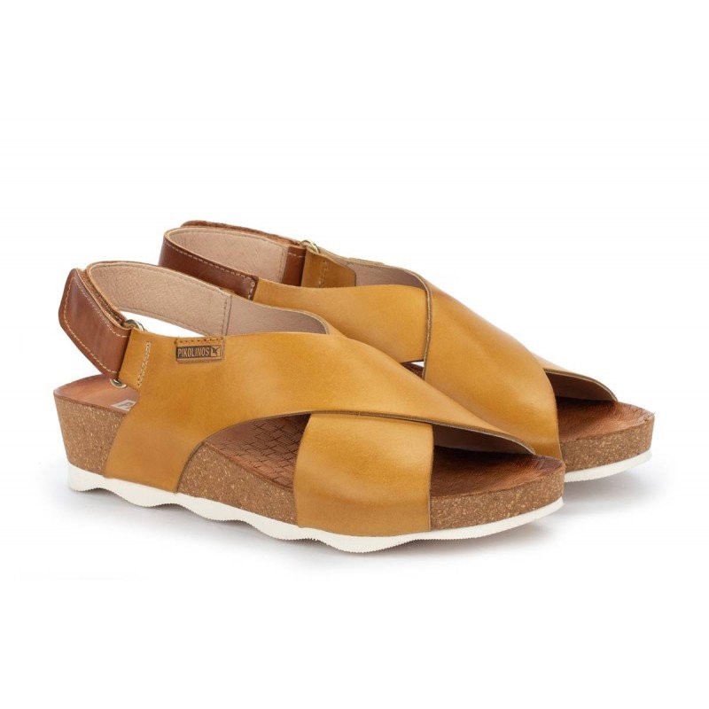 Sandalias de mujer Pikolinos Mahon W9E-0912 piel color amarillo honey.