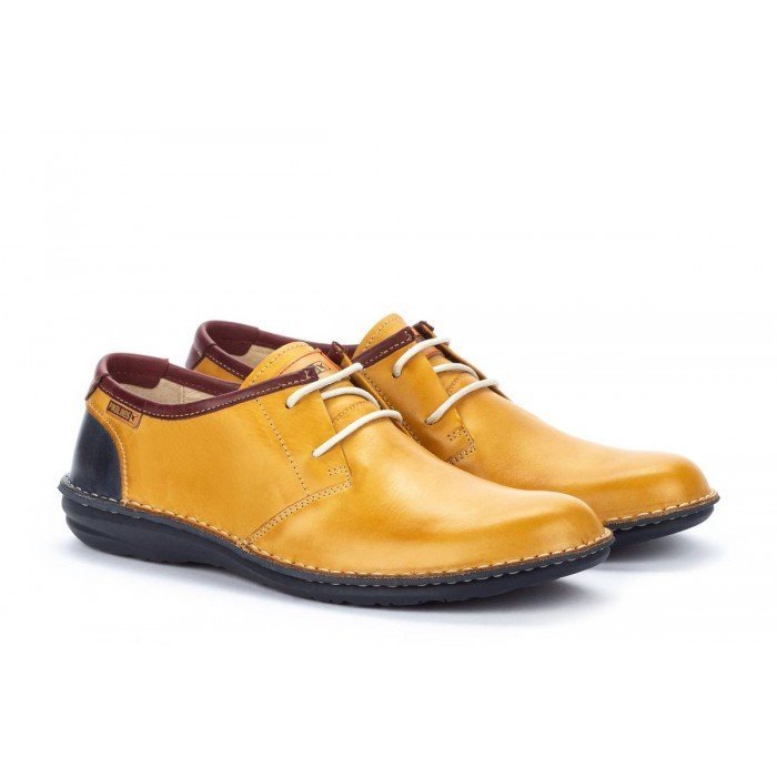 Zapatos de hombre Pikolinos Santiago M8M-4298 de piel color amarillo.