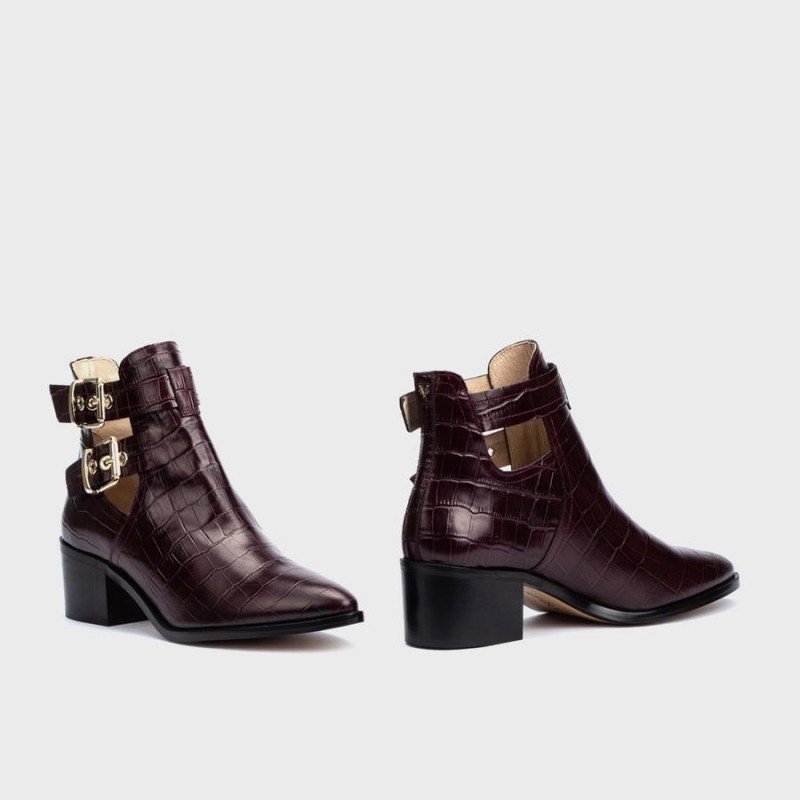 Botines de Mujer Martinelli Zinnia 1531-5974L piel vacuno color grana.