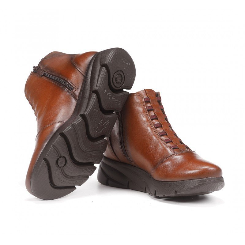 Cómodos botines de mujer Fluchos Bona F1358 de piel sugar color cuero.